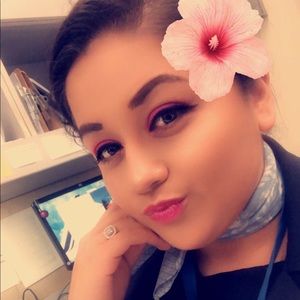 Meet your Posher, Samantha